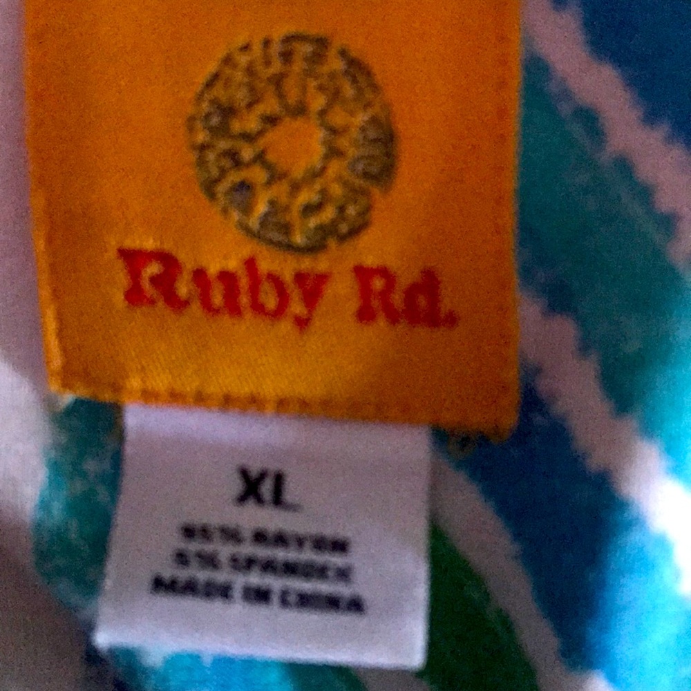 Ruby Rd. top - Picture 3 of 3